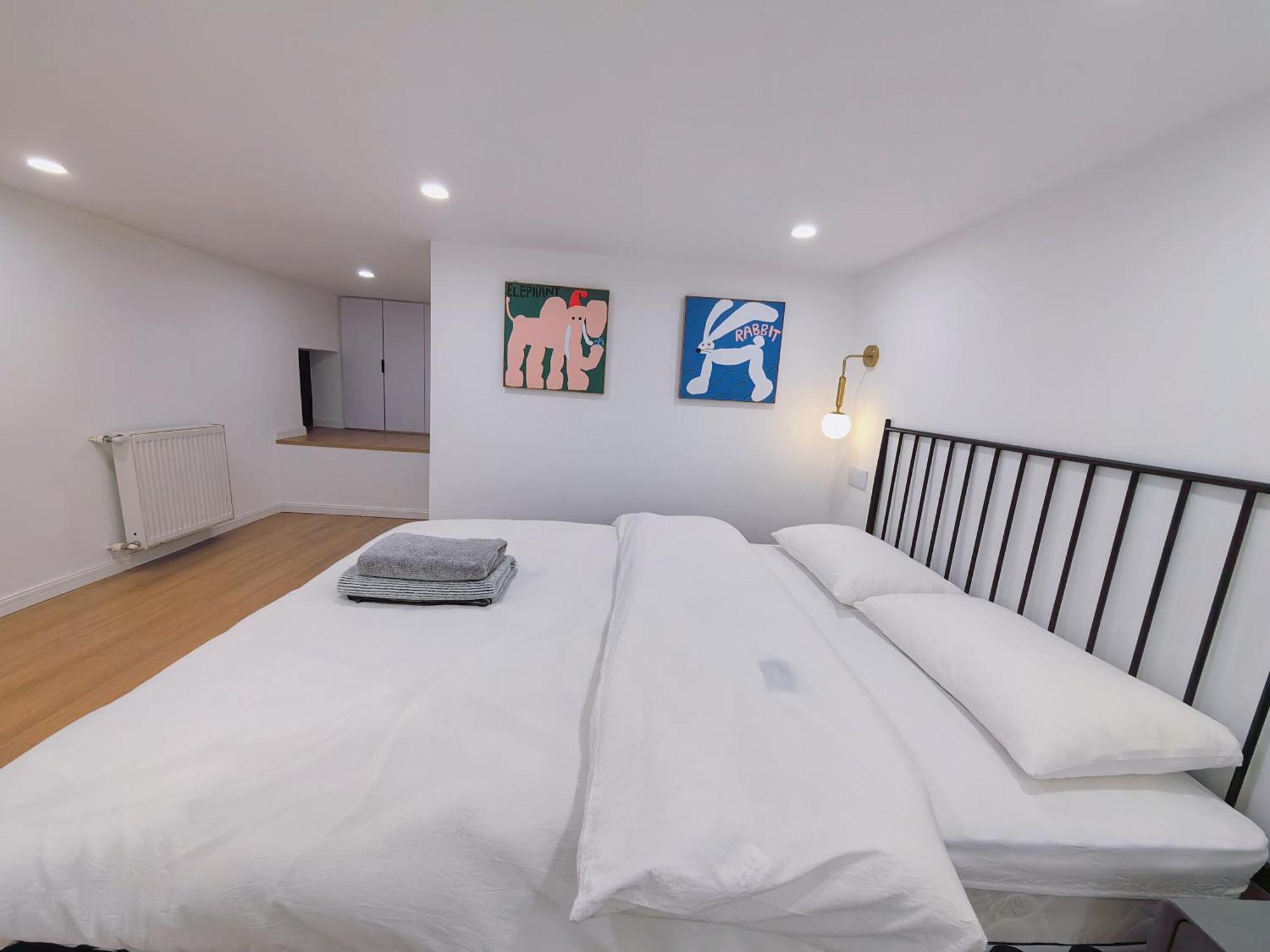 Apartment Hills & Zinn Loft Near Metro Line 1 Changshu Rd And Close To Tianzi Fang Shanghai