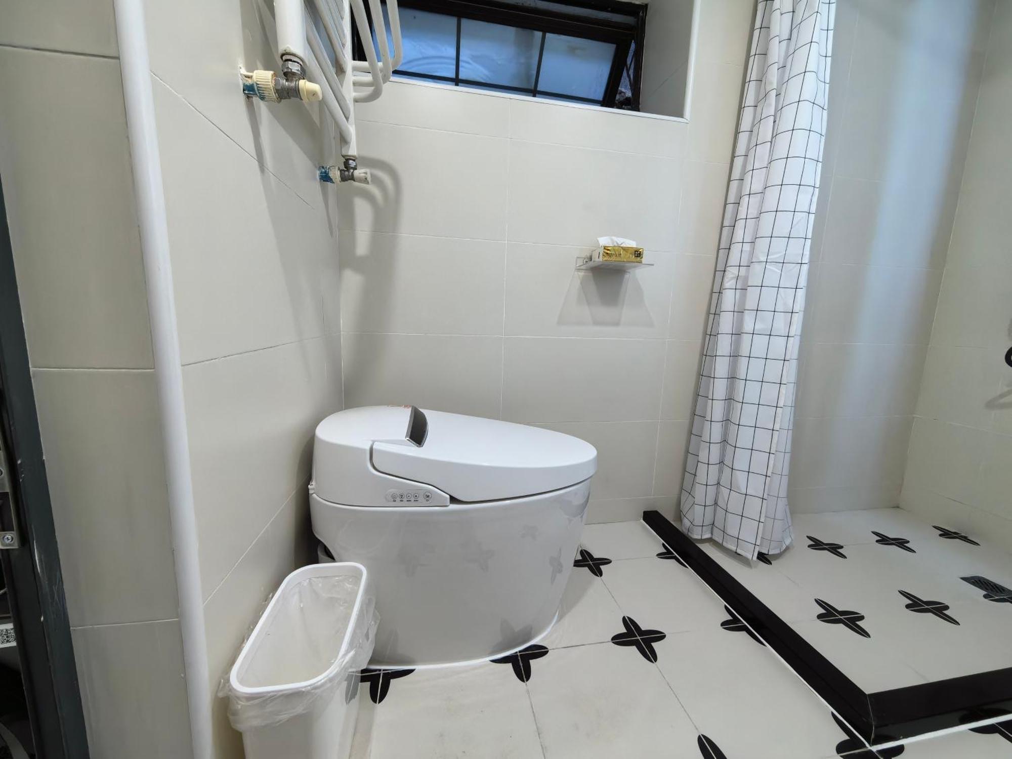 Hills & Zinn Loft Near Metro Line 1 Changshu Rd And Close To Tianzi Fang *