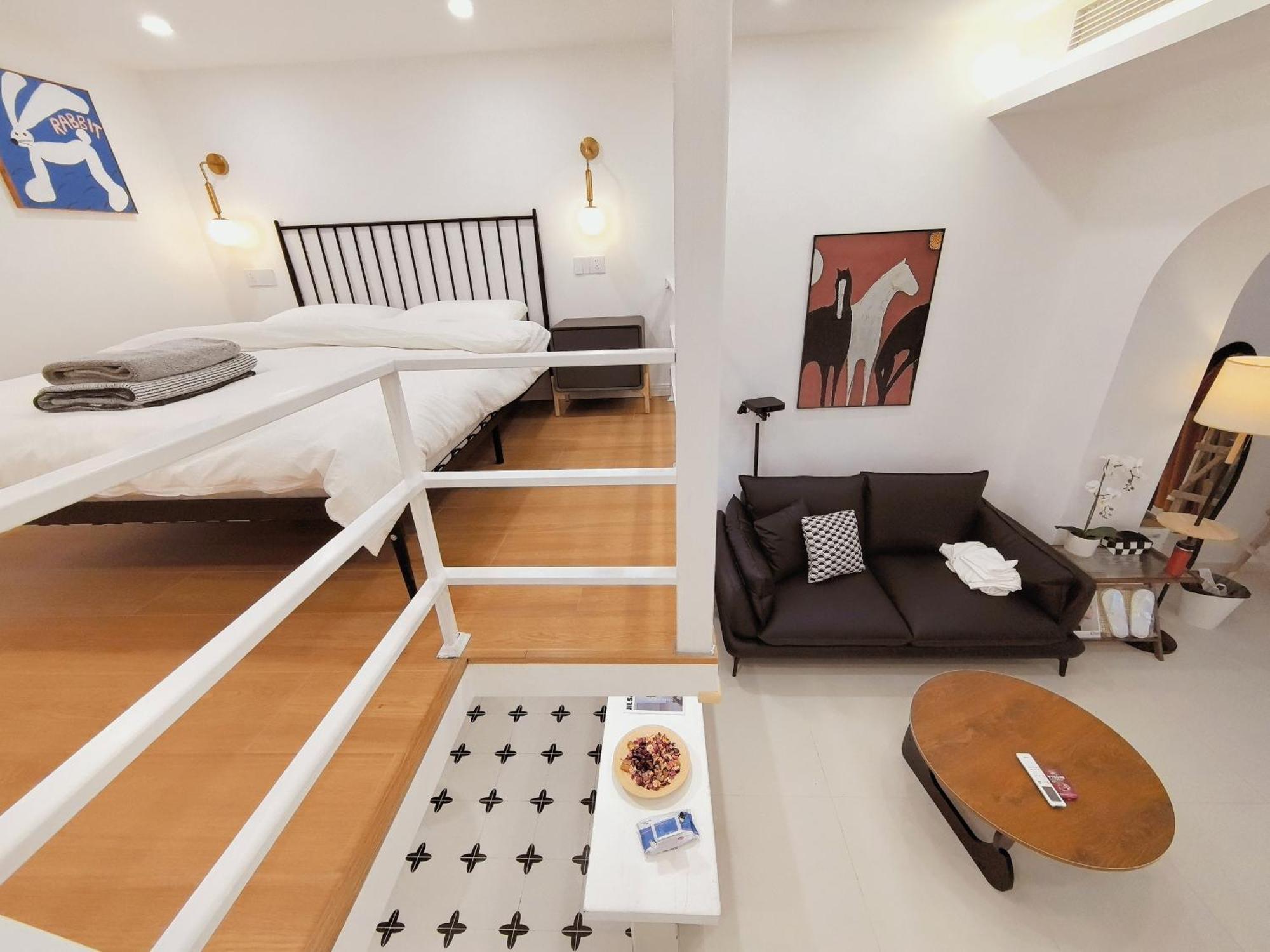 Hills & Zinn Loft Near Metro Line 1 Changshu Rd And Close To Tianzi Fang Apartment